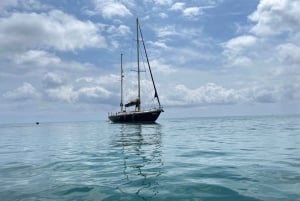 Luxury and exclusive sailing tour with private service