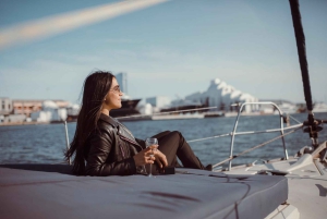 Barcelona: Båttur i solnedgang med cava og snacks