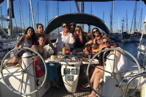 Barcelona: Båttur i solnedgang med cava og snacks