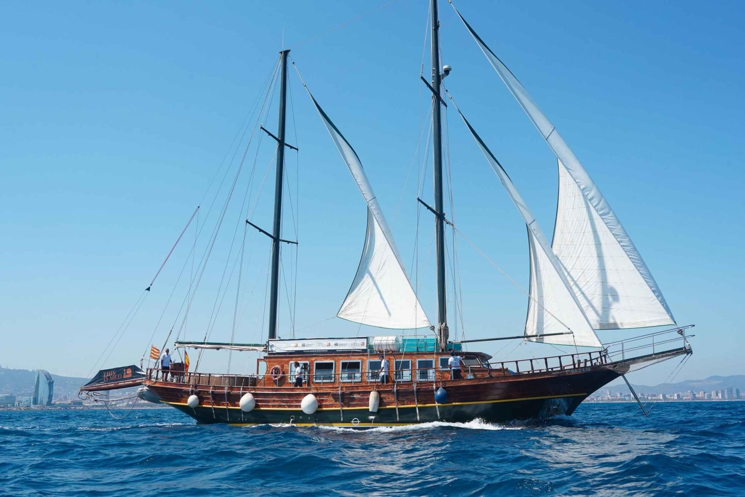 Barcelona: Sunset Cruise with Live Music by Aperol