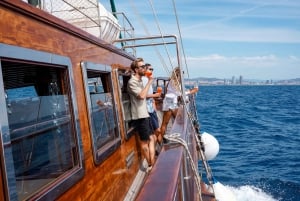 Barcelona: Sunset Cruise with Live Music by Aperol