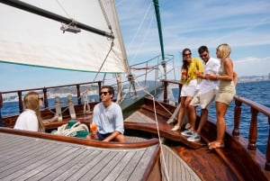 Barcelona: Sunset Cruise with Live Music by Aperol