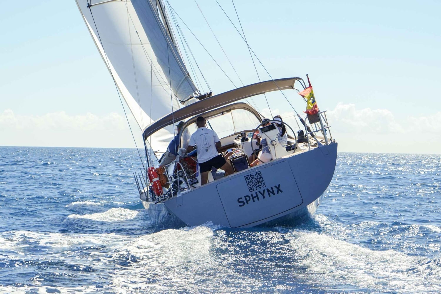 Barcelona: Cruzeiro de Iate ao pôr do sol ou à tarde com bebidas