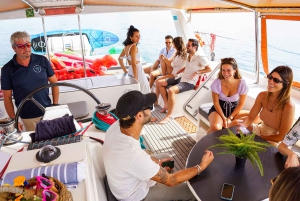 Барселона: круиз на катамаране на закате или днем с тапас и напитками