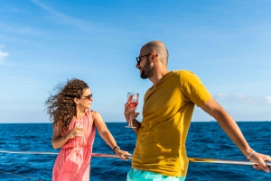 Барселона: круиз на катамаране на закате или днем с тапас и напитками