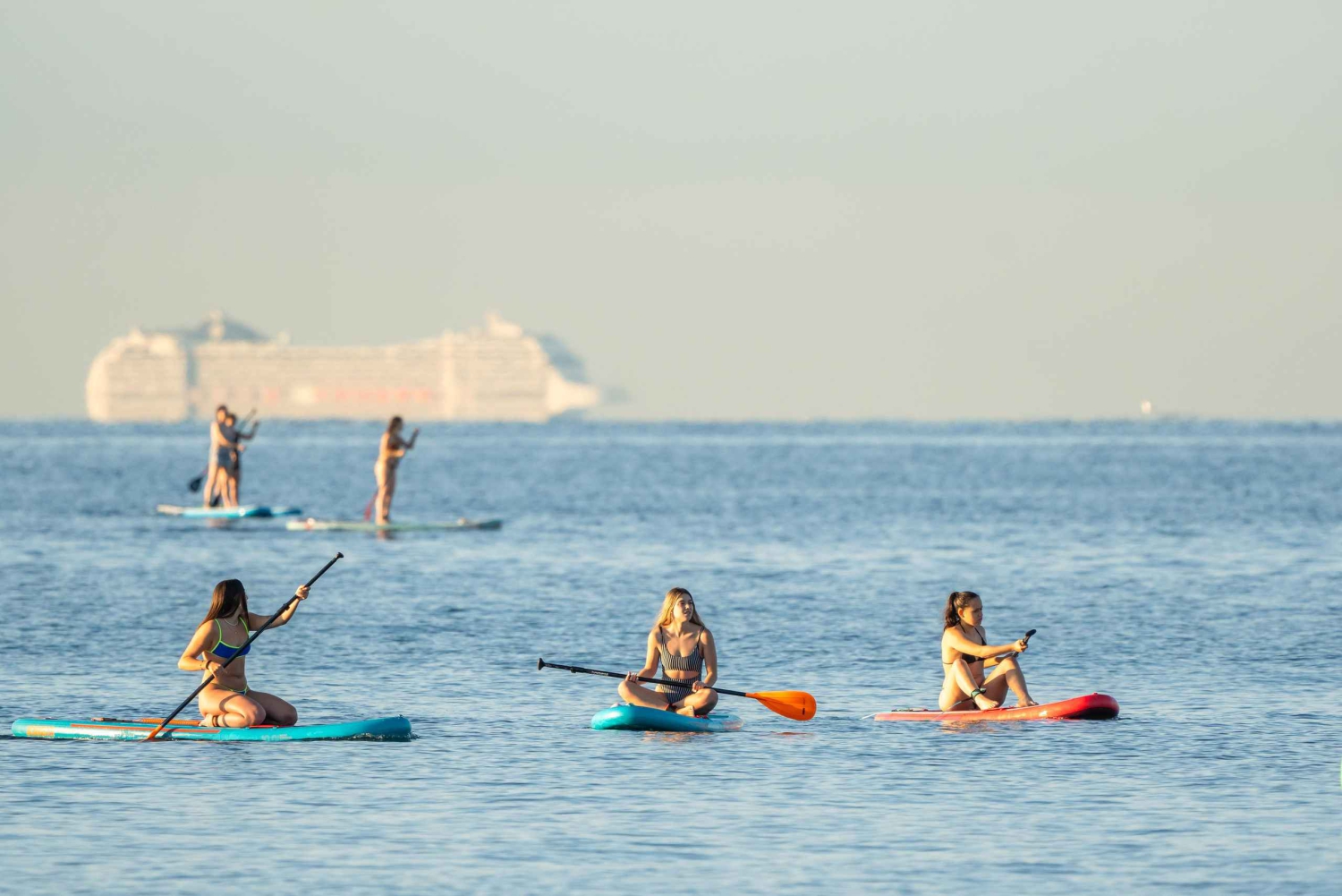 Barcelona: Paddleboarding i solnedgangen med 1 øl
