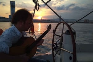 Barcelona: Solnedgången segling erfarenhet med levande gitarrmusik
