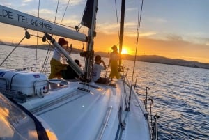 Barcelone : croisière en voilier au coucher du soleil