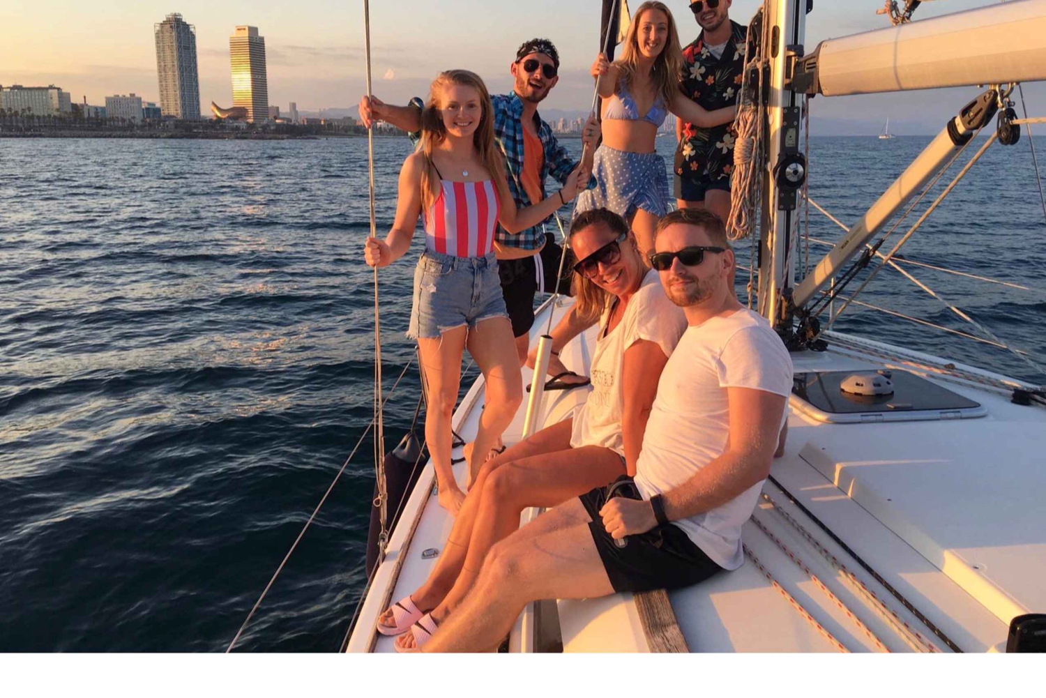 Barcelone : croisière au coucher du soleil avec cava et collation