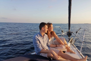 Barcelone : croisière au coucher du soleil avec cava et collation