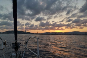 Barcelone : croisière au coucher du soleil avec cava et collation