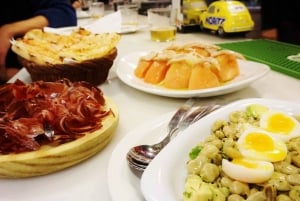 Barcelona: Tapas and Sidecar Motorcycle Tour