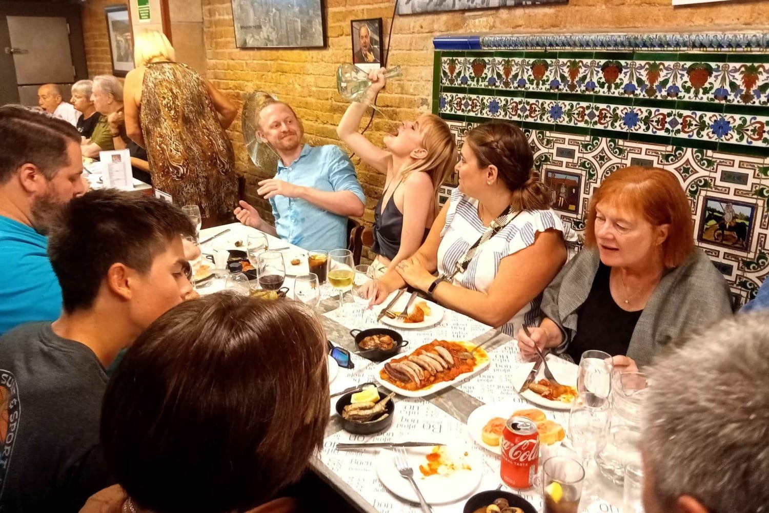 Barcelona: Tapas-tur med full måltid og drikke inkludert