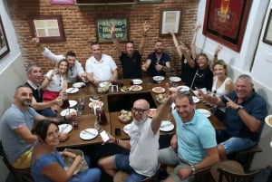 Barcelona: Tapas-tur med full måltid og drikke inkludert