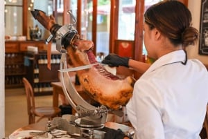 Barcelona: Tapastour met wijn en lokale foodie-gids