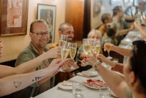 Barcelona: Tapas, vin og historie i den gamle bydel