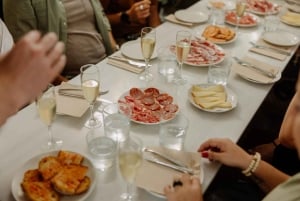 Barcelona: Tapas, vin og historie i den gamle bydel