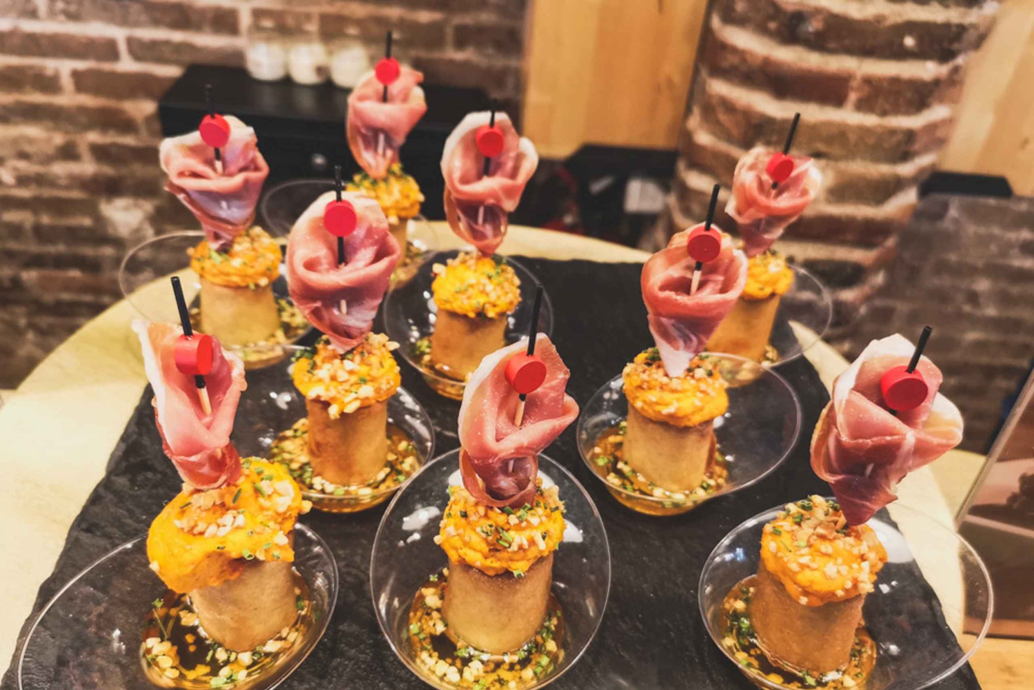 Barcelona: Tapas y Vino, tour privado en tabernas tradicionales