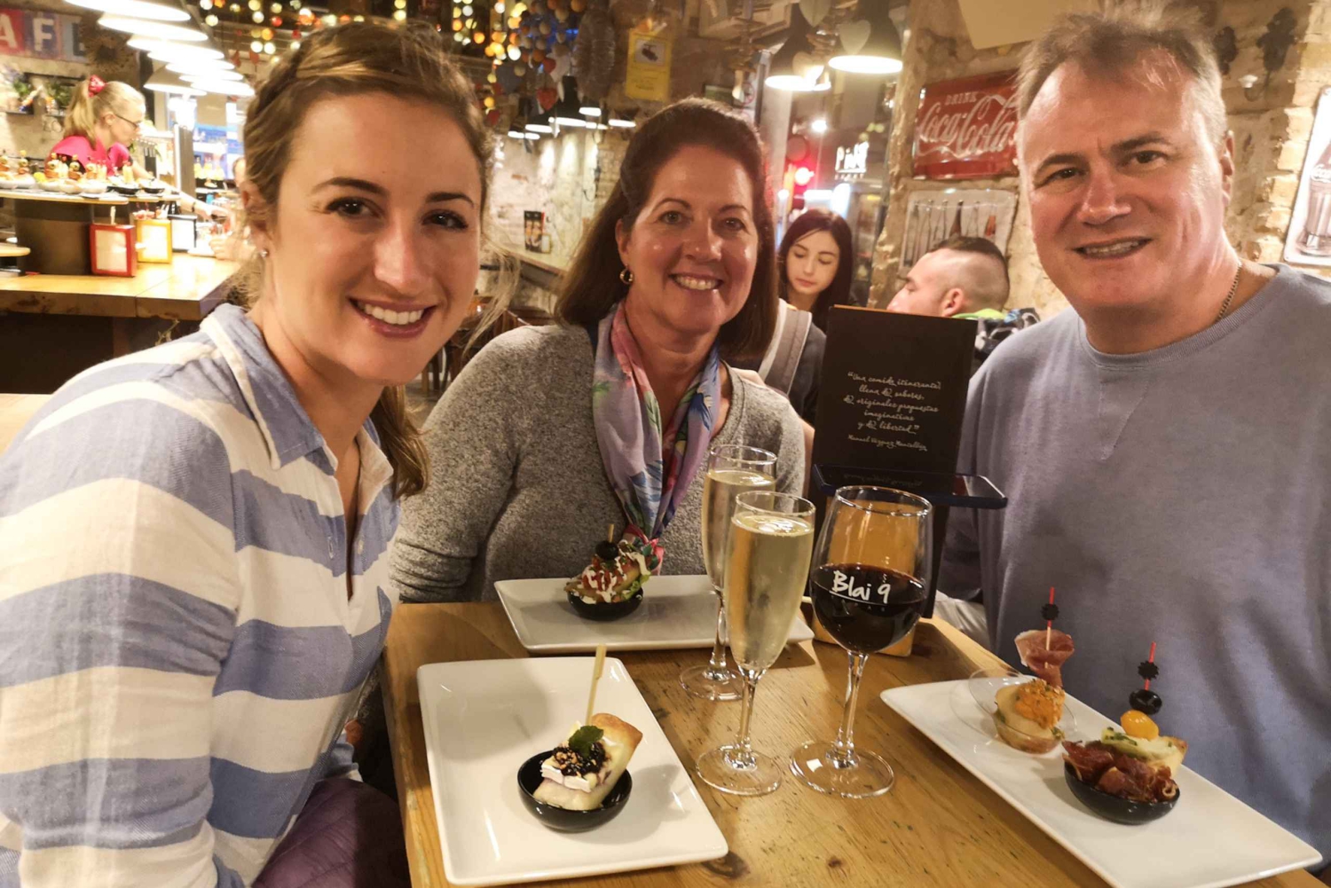 Barcelona: Tapas y Vino, tour privado en tabernas tradicionales