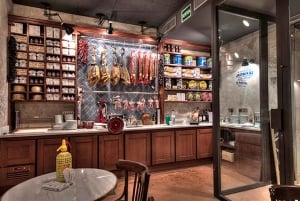 Barcelona: Tapas & Wine Walking Tour w/ Flamenco Show