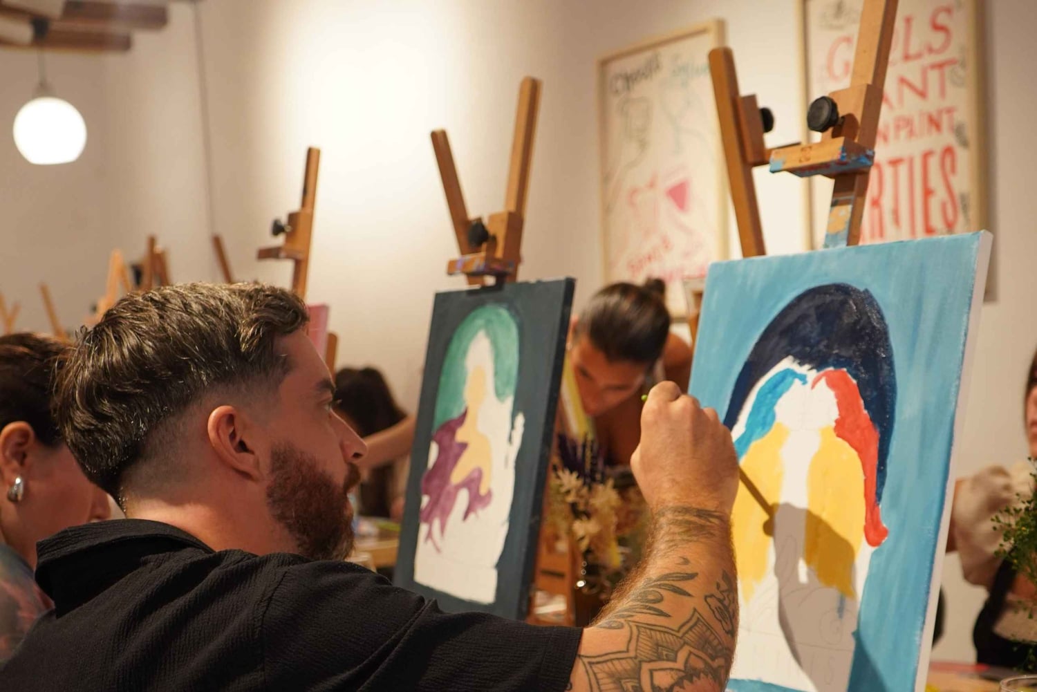 Барселона: гадание на картах Таро, рисование и вино!