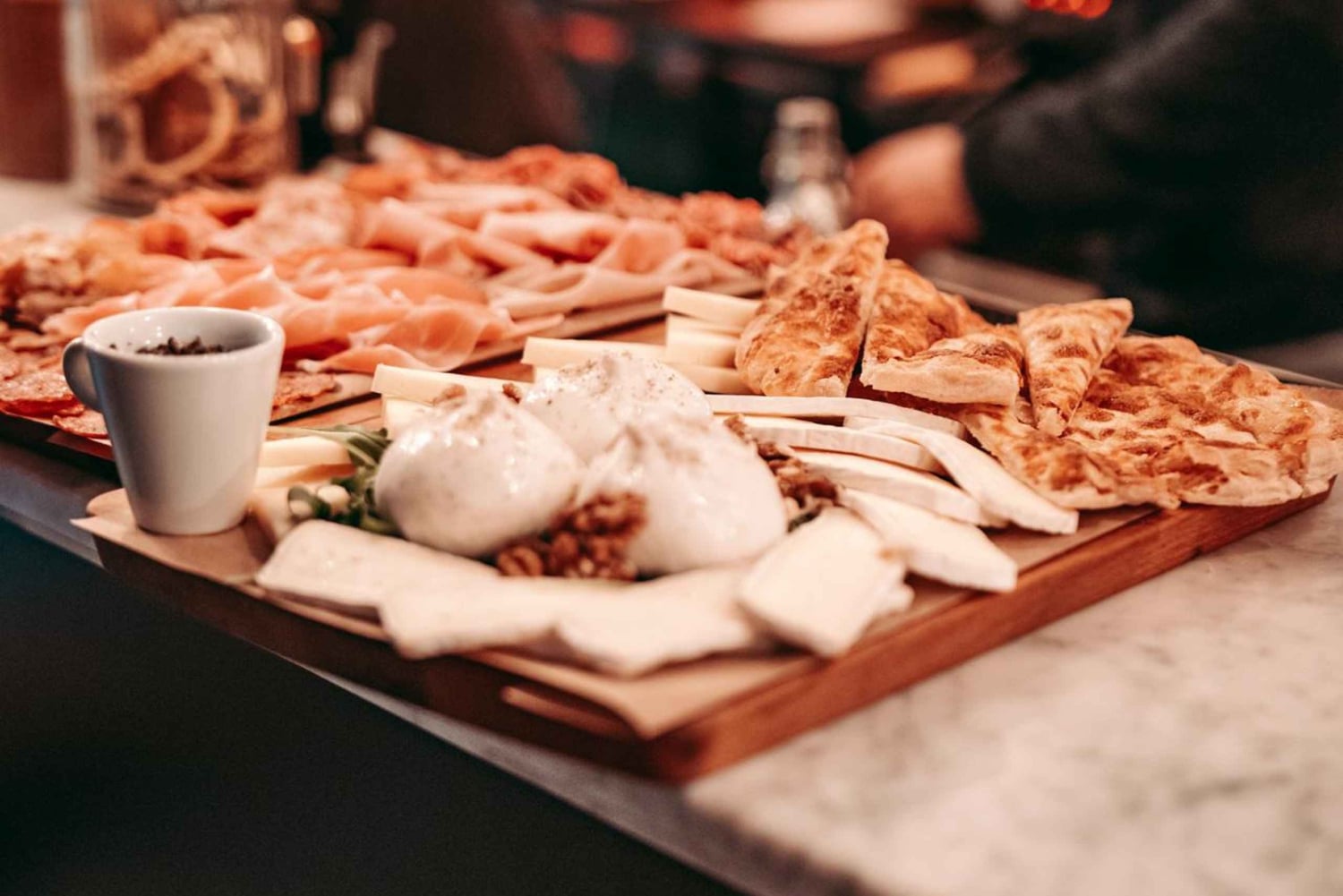 Barcelona: Tipsy Tapas & History Tour i det gotiska kvarteret