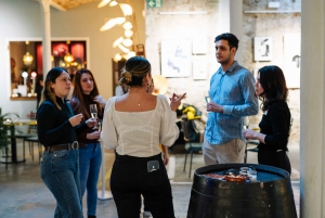 Barcelona: Tipsy Tapas Walking Tour with Snacks and Drinks