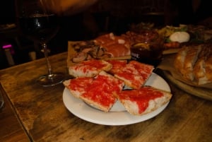 Barcelona: Gothic Quarter Tipsy Tasting Tapas Tour + History