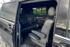 De Barcelona a Andorra: transfer de luxo privado (1 a 12 pessoas)