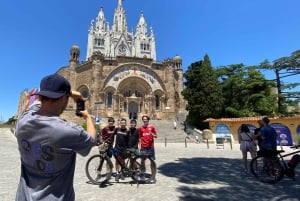 De Barcelona al Tibidabo: Gemas ocultas y vistas panorámicas Tour en eBike