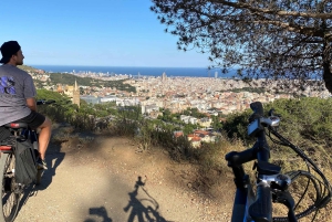 De Barcelona al Tibidabo: Gemas ocultas y vistas panorámicas Tour en eBike
