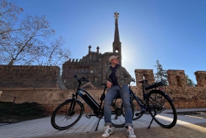 De Barcelona al Tibidabo: Gemas ocultas y vistas panorámicas Tour en eBike