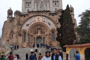 De Barcelona al Tibidabo: Gemas ocultas y vistas panorámicas Tour en eBike