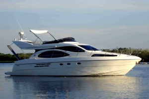 Barcelona: Private Yacht Cruise with Guide