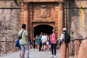 Wycieczka do Barcelony: Kolejka linowa Montjuic i gotycka wycieczka piesza
