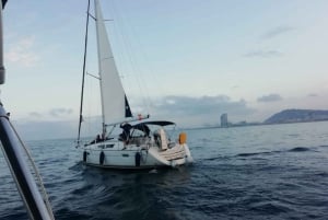 Barcelona: Two Hour Exclusive Private Sailing Trip