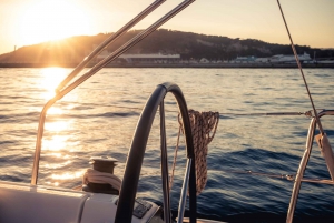 Barcelona: Two-Hour Midday or Sunset Sailing Cruise