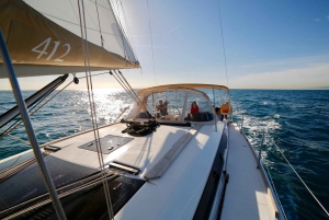 Barcelona: Two-Hour Midday or Sunset Sailing Cruise