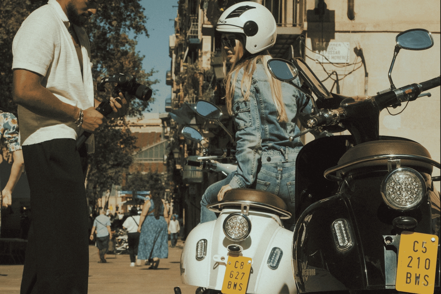 Barcelona Vespa Tour: City Highlights in 3 Hours