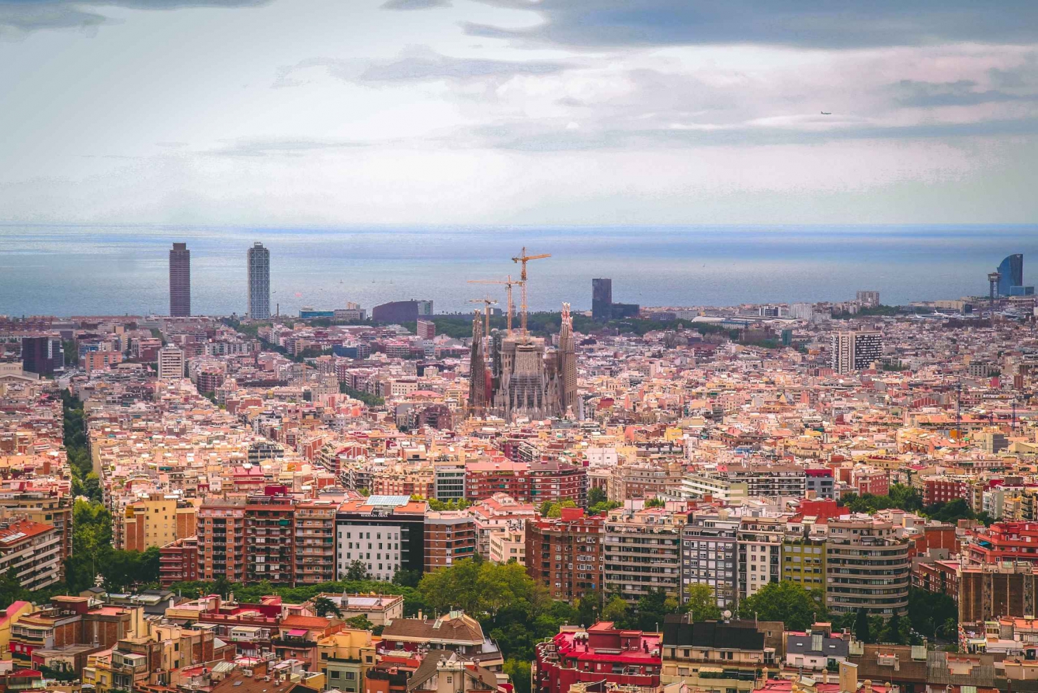Barcelona: Walking Tour, Sailing Trip & Helicopter Flight