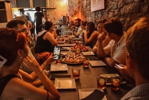 Barcellona: Tour gastronomico delle tapas con cibo, vino e storia