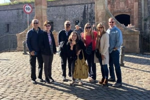 バルセロナ：モンジュイック城とケーブルカーのウォーキングツアー