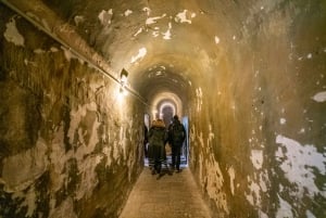 バルセロナ：モンジュイック城とケーブルカーのウォーキングツアー