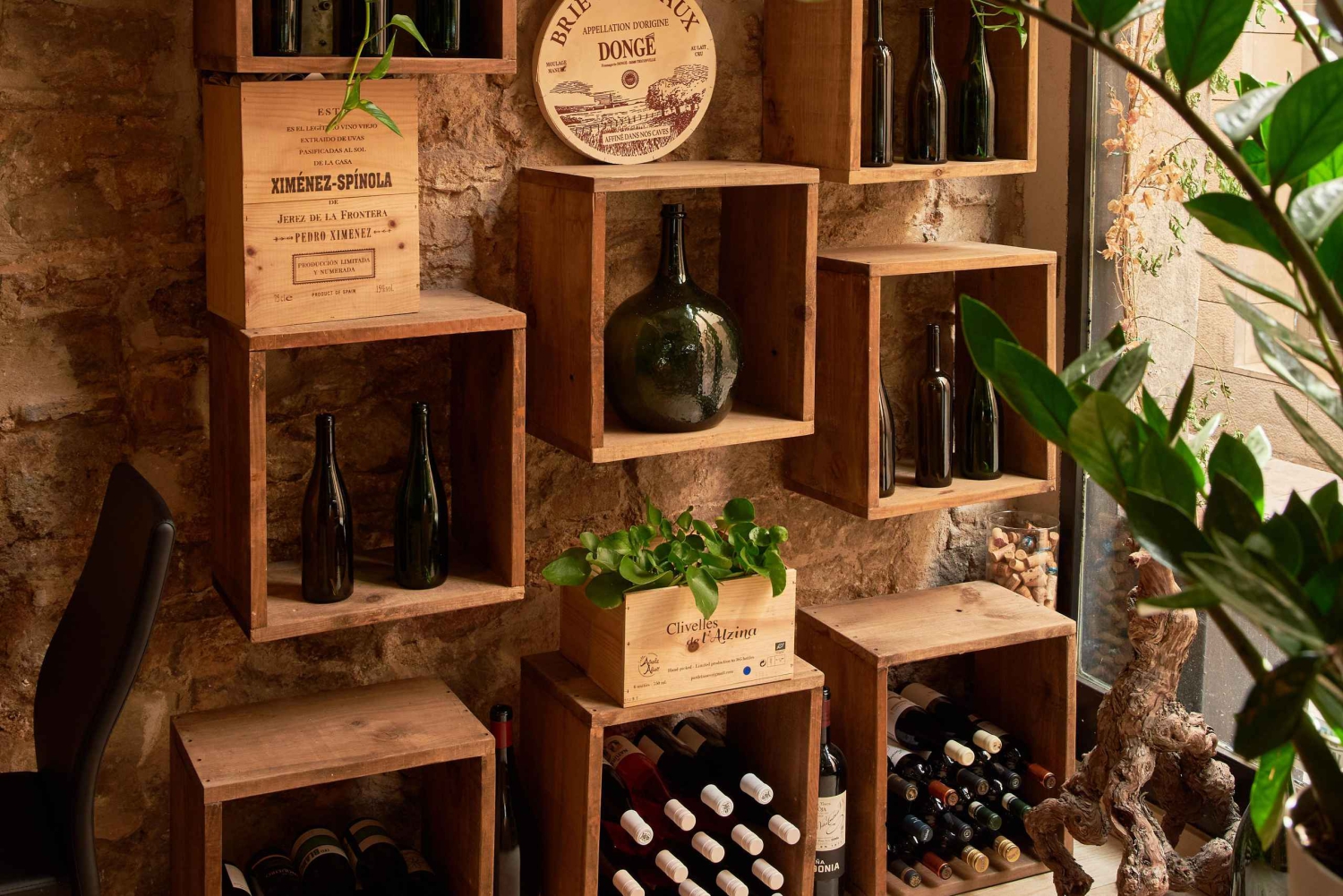 Barcelona: Cata de vinos y cena maridaje de tapas de 5 platos