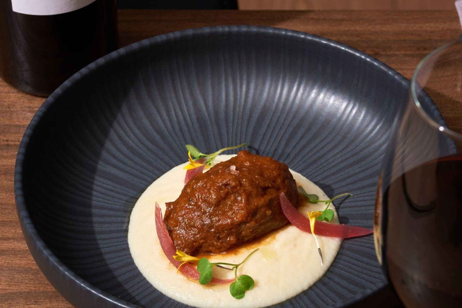 Barcelona: Cata de vinos y cena maridaje de tapas de 5 platos