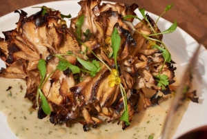 Barcelona: Cata de vinos y cena maridaje de tapas de 5 platos