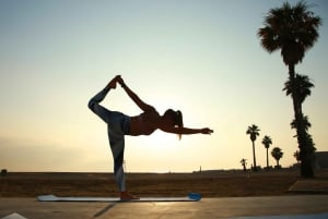 Barcelona: Yoga, Healthy Light Brunch and Sailing Experience