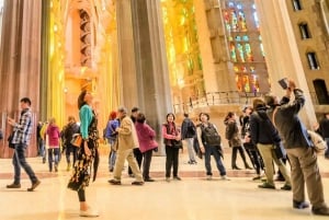 Barcelona: City Highlights Walking Tour with Sagrada Familia