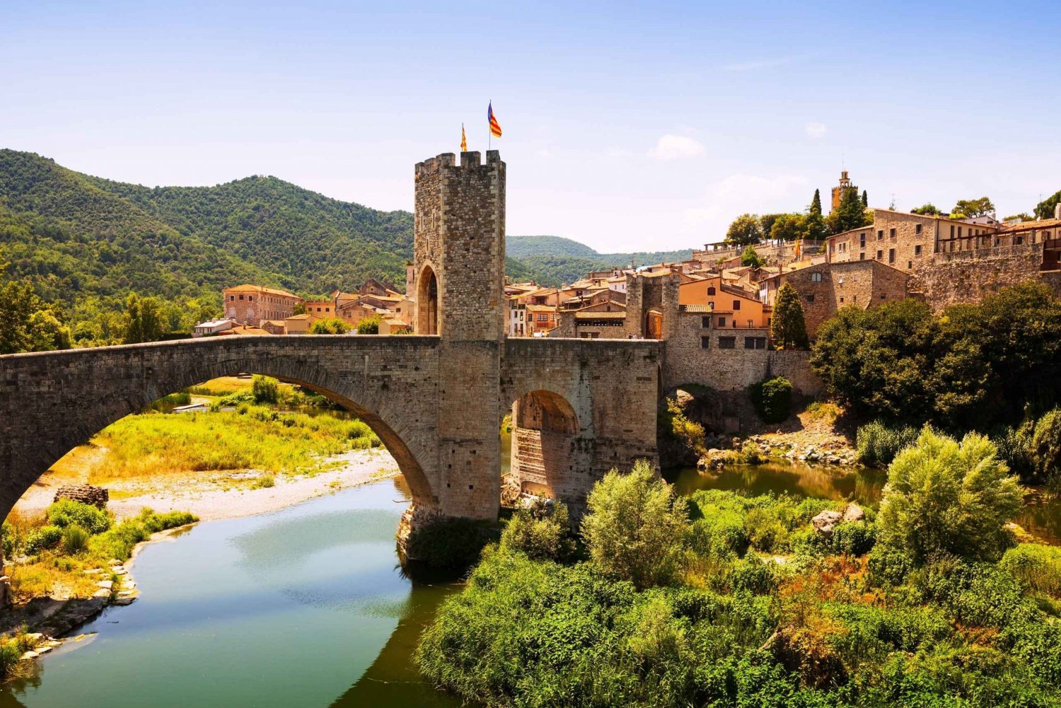 Barcelona: Besalú & Medieval Towns Tour with Hotel Pickup