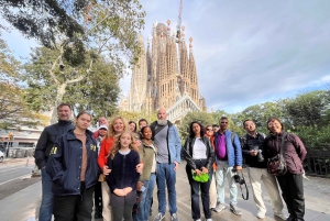 Det bästa av Barcelona: Sagrada Familia & Park Guell med upphämtning